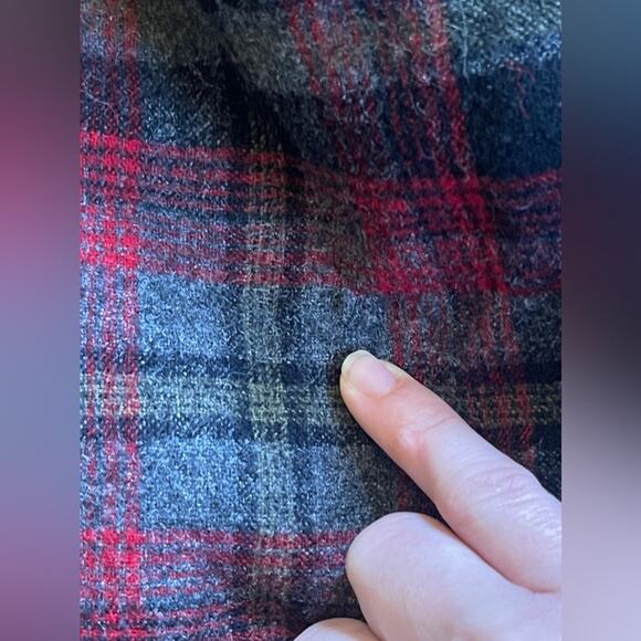 60s Vintage Pendleton Plaid Wool Shirt Jacket - Picture 6 of 9